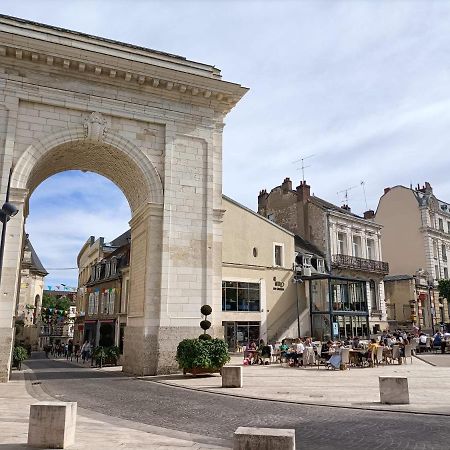 Nevers à la Porte de Paris Exterior foto